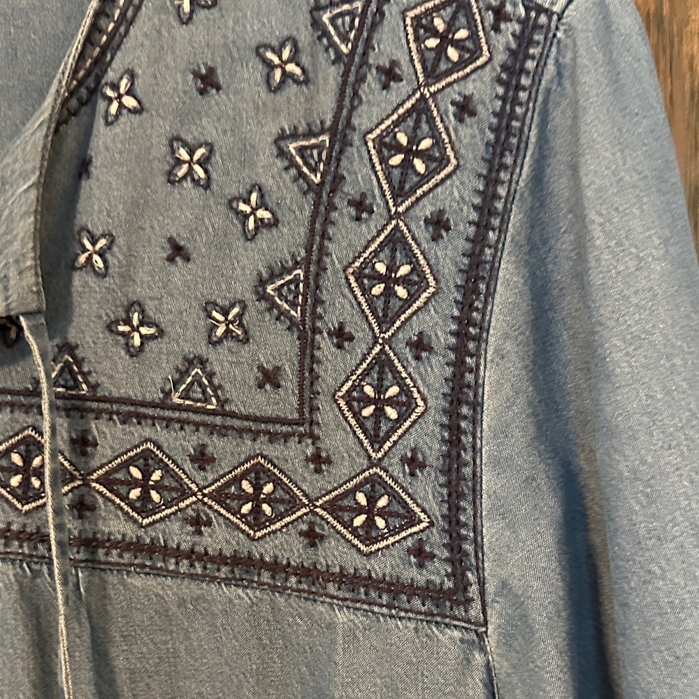 J. Jill Blue Boho Embroidered dress. Perfect for casual outings. - Picture 3 of 6